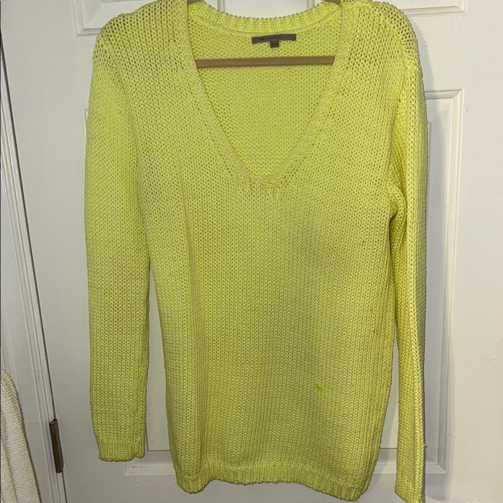 GAP Women's V-Neck Sweater - Yellow